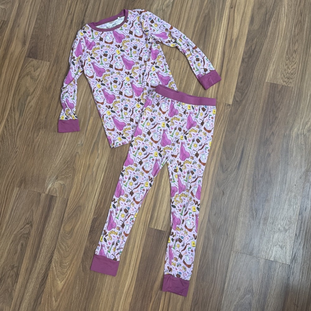 Bamboo Bliss Disney Rapunzel Pascal 2 Pc Pajamas Set Girls 5/6 Pink VGC